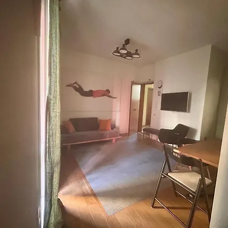 Very Comfortable Loft Design Mid-century Center Lejlighed